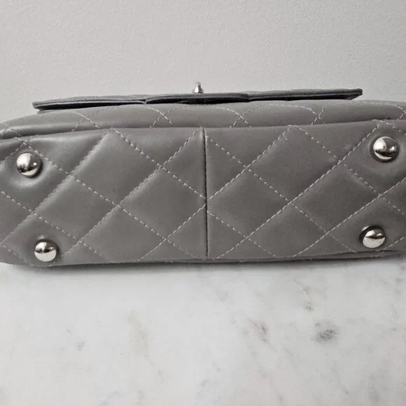 Quilted Leather Shoulder Bag - Picture 3 of 10